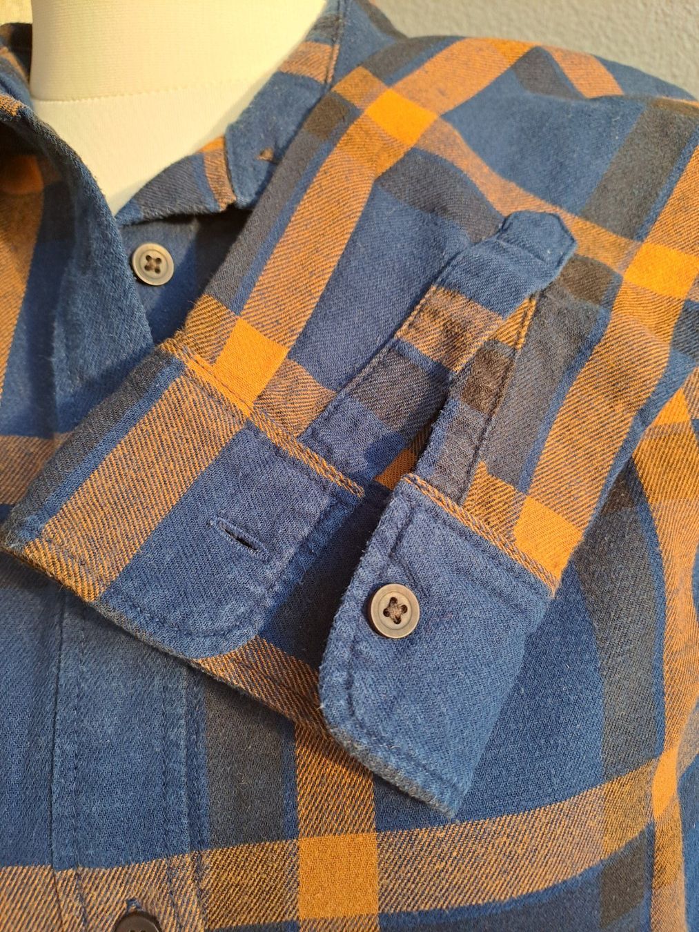 Camicette: Holzfäller-Bluse Uniqlo S – Usato da Volketswil venduto da ronbons 3