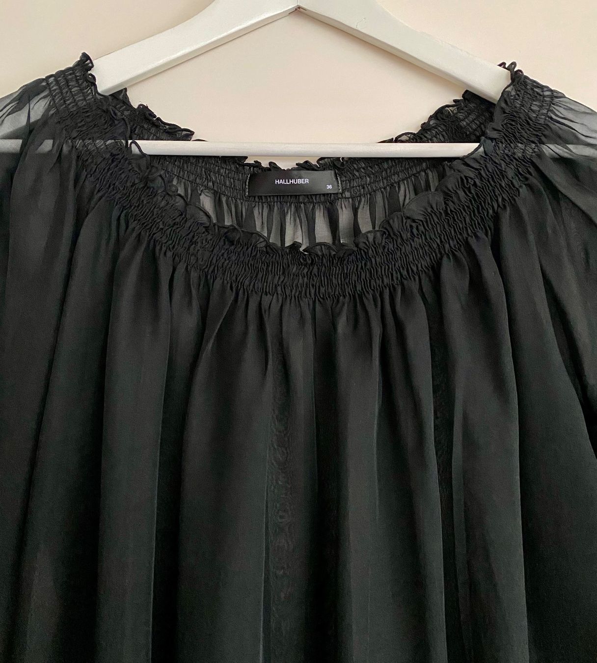 Hallhuber Camicette: Seidenbluse von Hallhuber in Schwarz, Gr. 36 – Usato da Zürich venduto da Maria2021 1