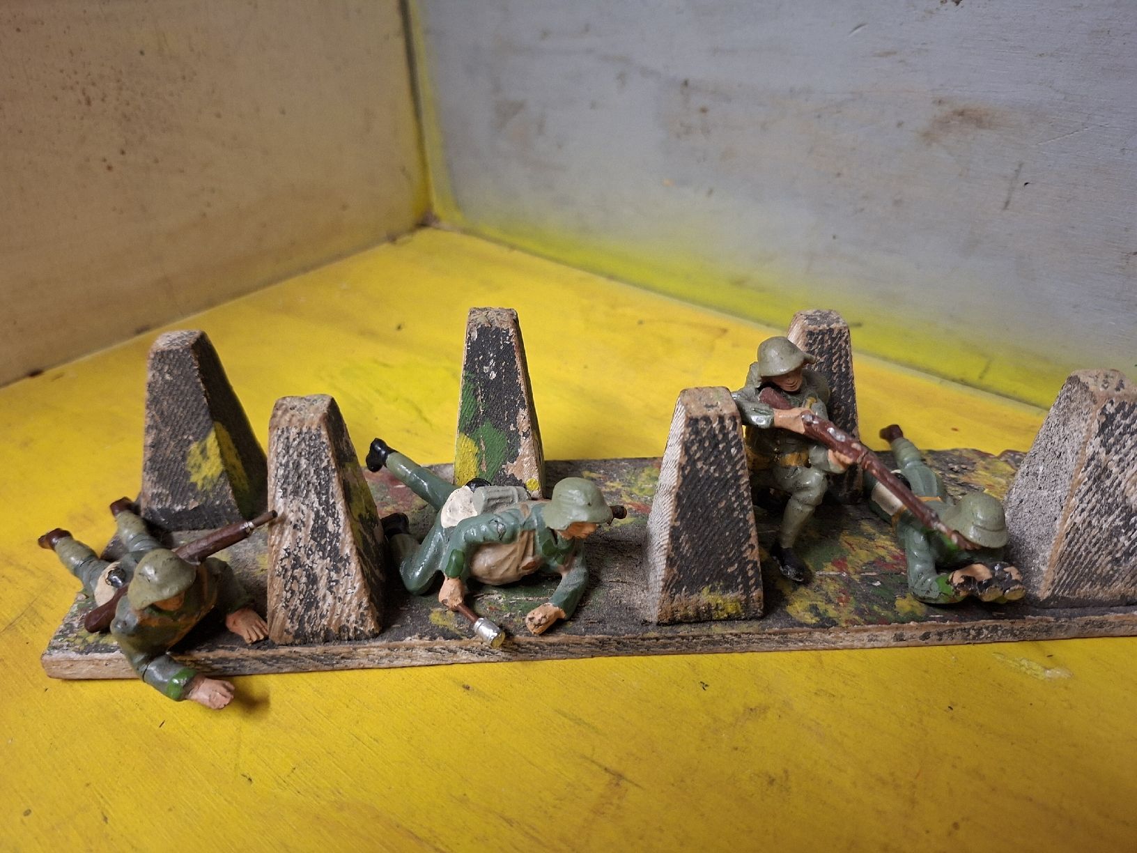Giocattoli: Défense des "Toblerone " Lineol – Usato da Monthey venduto da Jmbois
