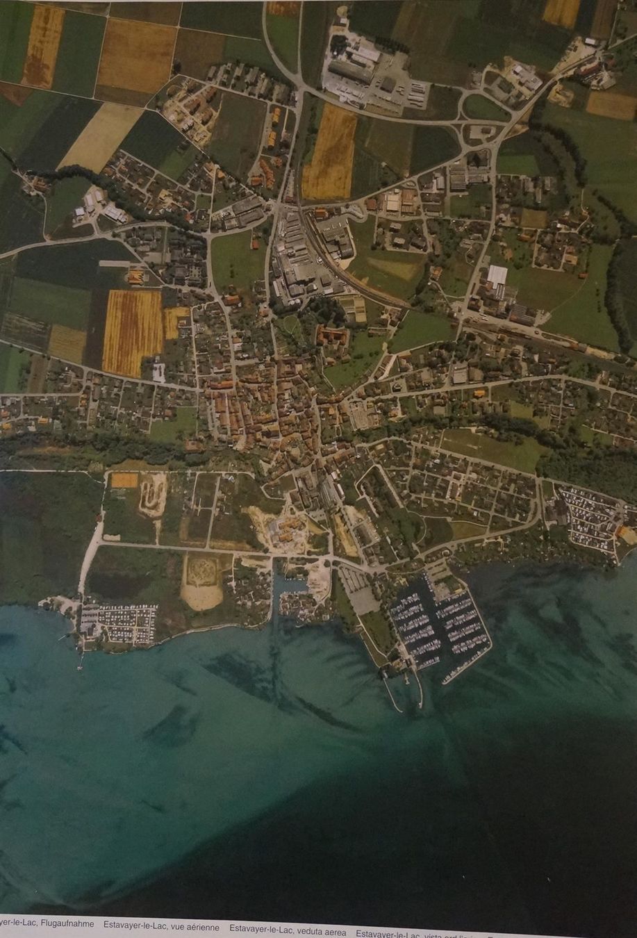 Foto & Immagini: Schulwandbild  Flugbild Estavayer-le-lac – Usato da Härkingen venduto da sammelbecken
