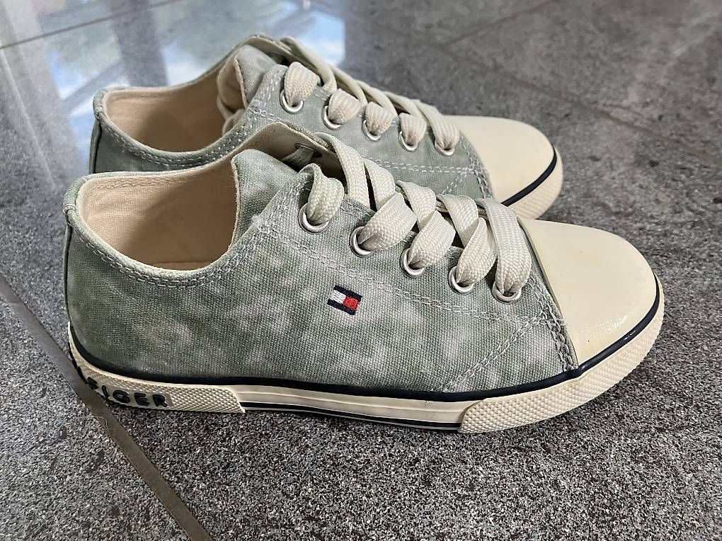 Tommy Hilfiger Scarpe per ragazzi: Schuhe Tommy Hilfiger, Grösse 28 – Usato da Buchrain venduto da tan_97r5