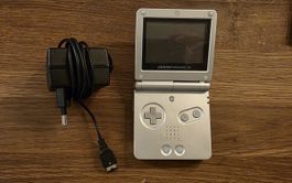 Nintendo Game Boy Advance SP AGS-001 mit Original Ladegerät