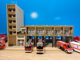 Feuerwehrstation mit 10 Feuerwehr Fahrzeugen _ 1:87 Spur H0