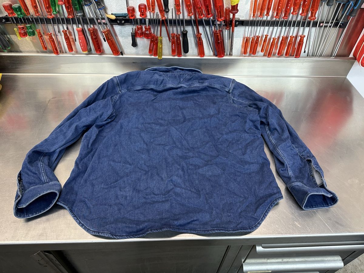 Tommy Hilfiger Camicie: Tommy Hilfiger Jeanshemd blau – Usato da Schwende venduto da weesli 6