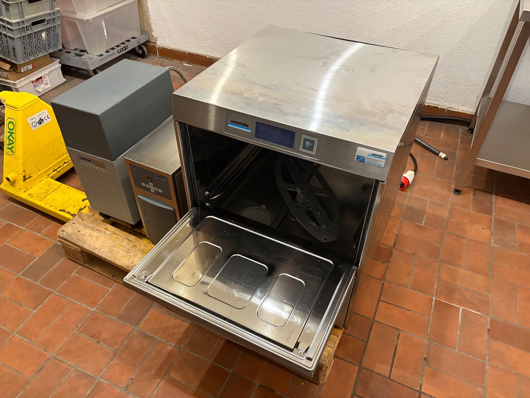 Winterhalter Lavastoviglie: Winterhalter UCM Unterbauspülmaschine – Usato da goldau venduto da G.app 7