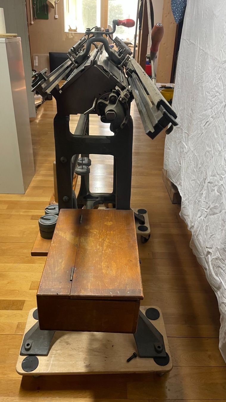 Tutte le macchine: Antike Strickmaschine Marke Dubied – Usato da Udligenswil venduto da Quarz2002 9