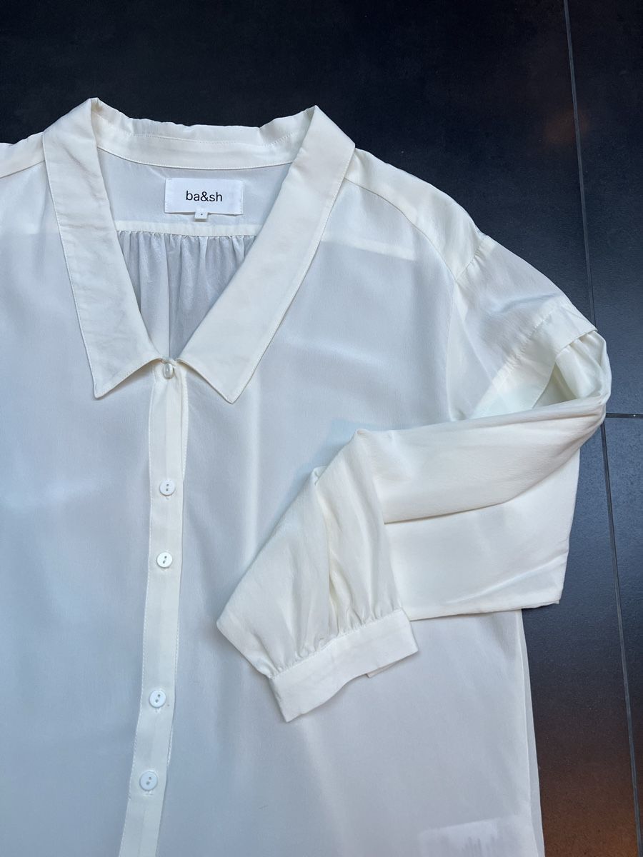 Ba&Sh Chemisiers: Bash Seidenbluse ecru XS oversized  – Neuf (Voir description) à Wabern par La-Vitrine 6