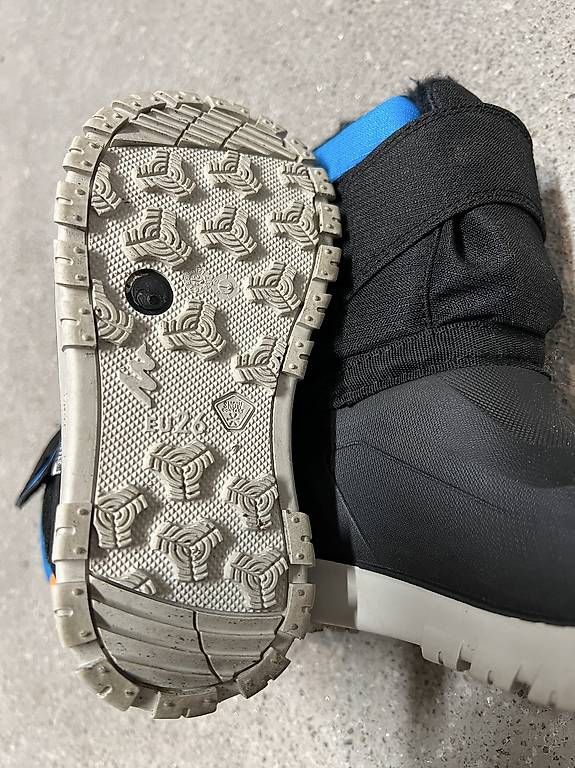Decathlon Scarpe per ragazzi: Stivali da neve bambino 26 – Usato da Giubiasco venduto da Cardi87 3