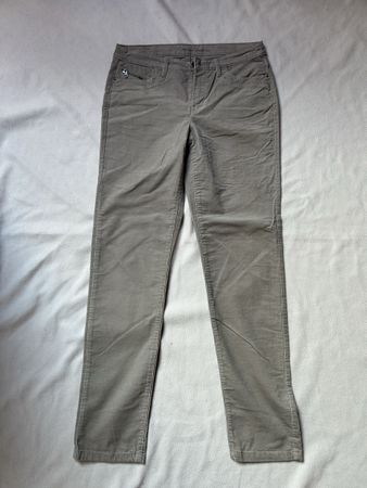 Yessica Cordhose, Gr. 38, guter Zustand 