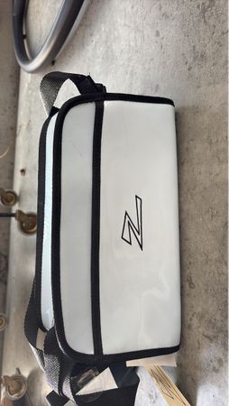 Umhängetasche mit Z-Logo – Praktisch & Stylisch