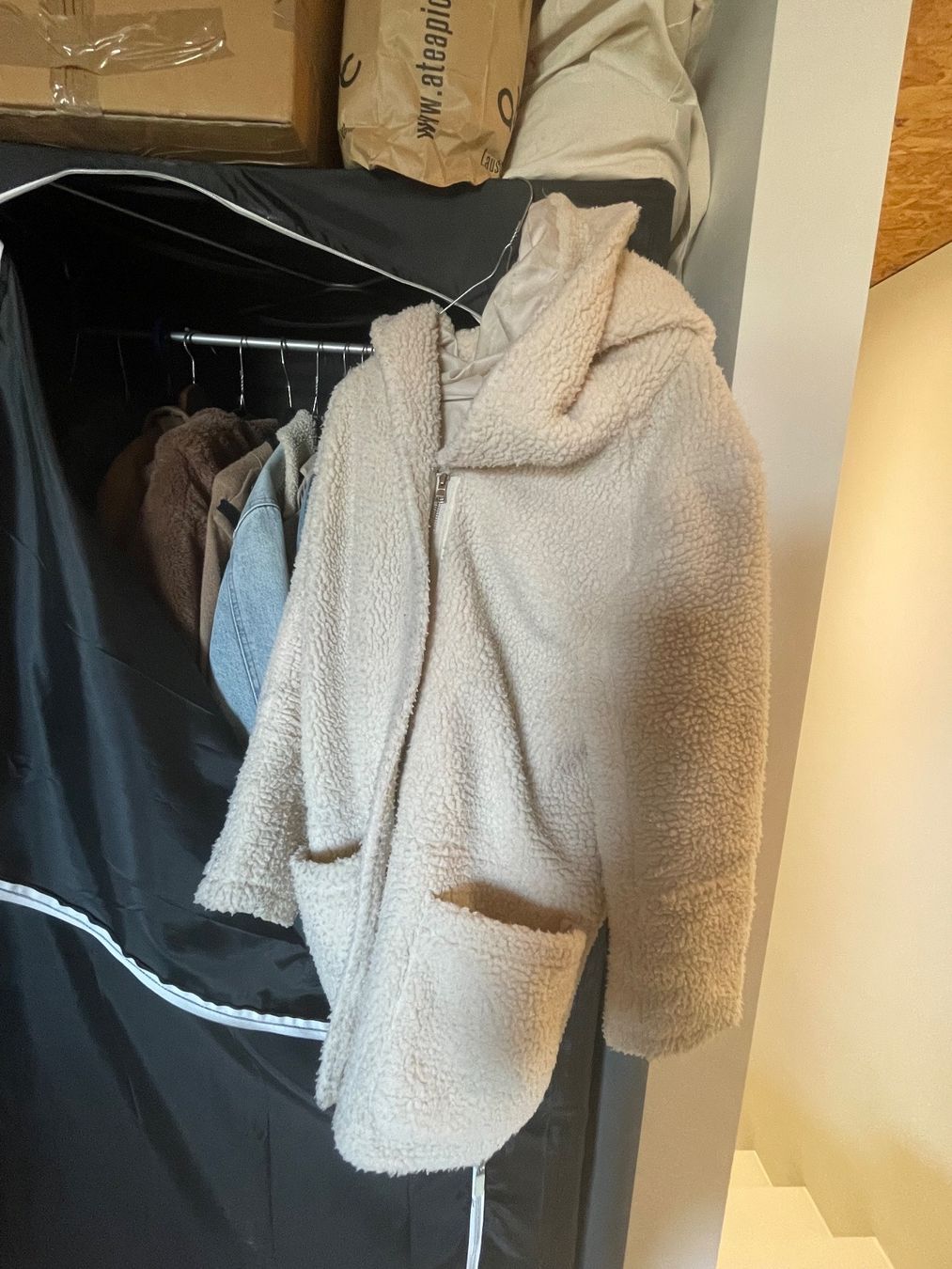Jacken: Veste d’hiver – Gebraucht aus Lausanne von Soins