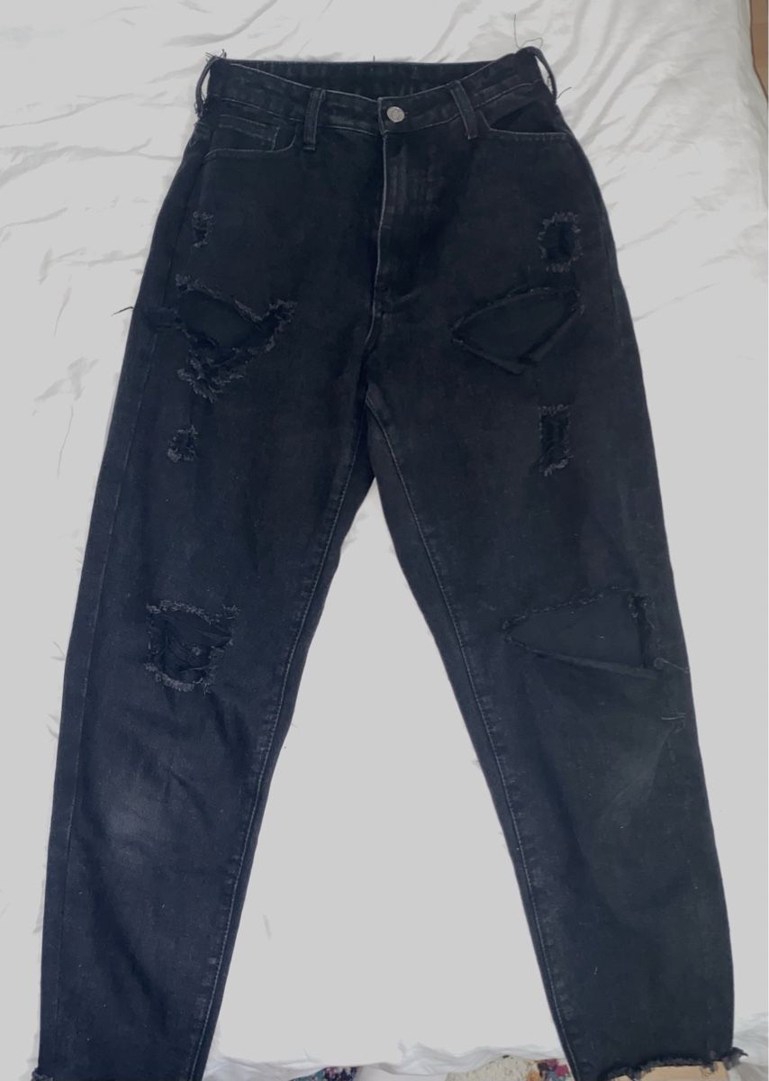 Jeans: Schwarze Jeans mit Löchern – Usato da Bülach venduto da reaos