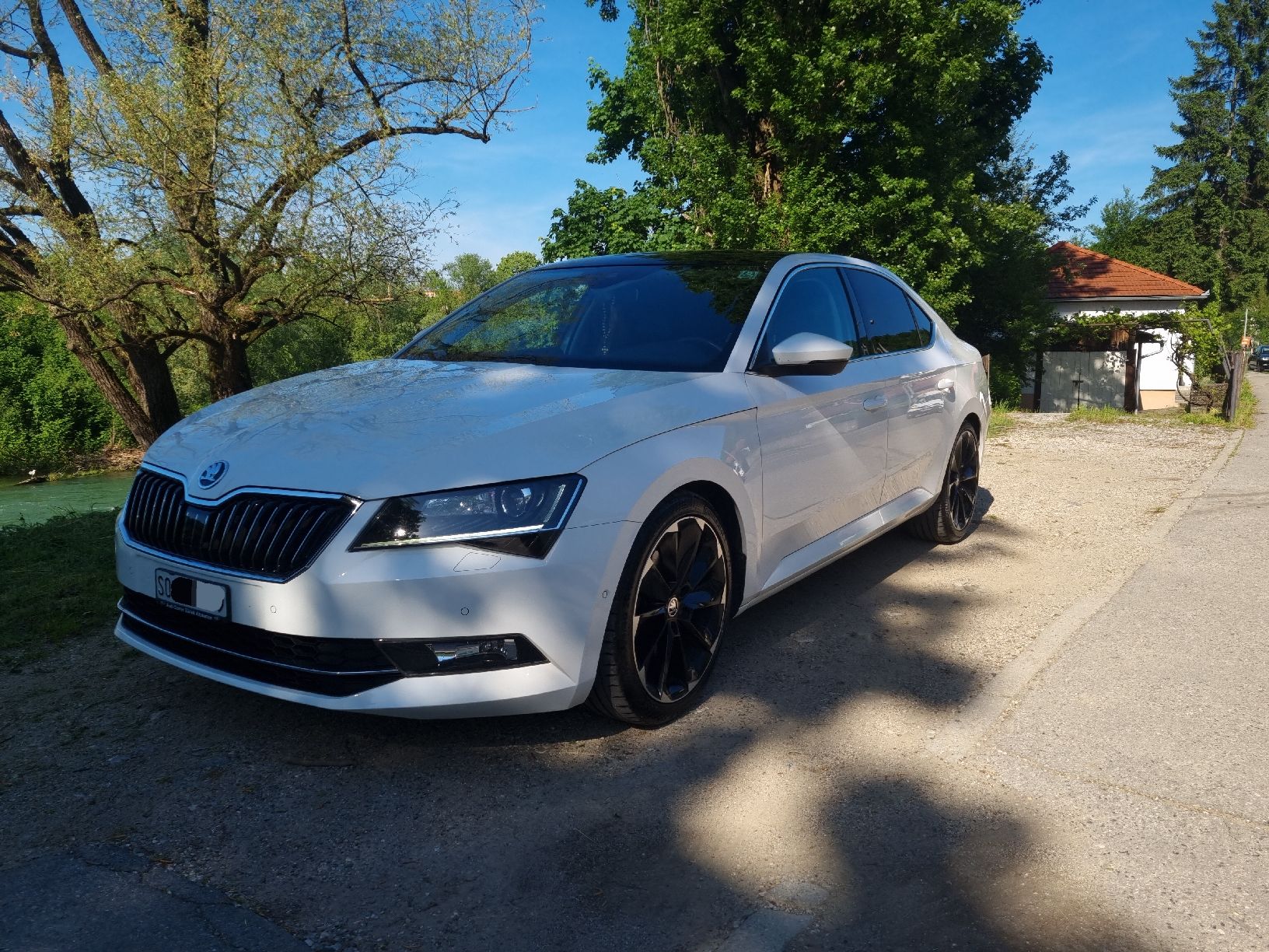 Skoda Autos: ŠKODA Superb 4x4 – Gebraucht aus Zuchwil von Bricoo5
