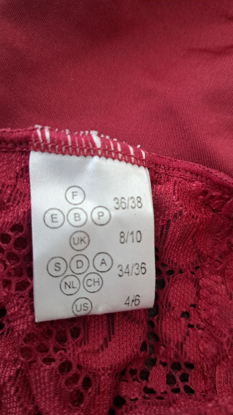 Altra biancheria intima: Bralette und 2 Slips  Grösse 36/38 – Usato da Riehen venduto da Chimpara 3