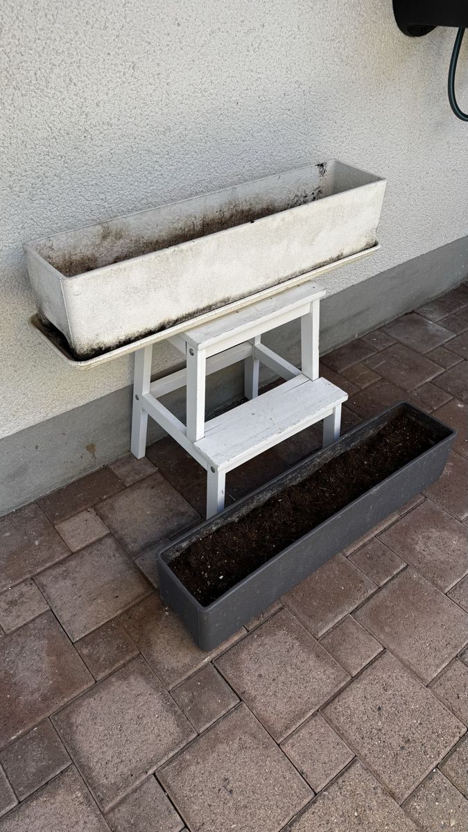Eternit Vasi per fiori: Eternit Blumenkasten anthrazit und weiss – Usato da Gossau ZH venduto da Celestino_2.0 1