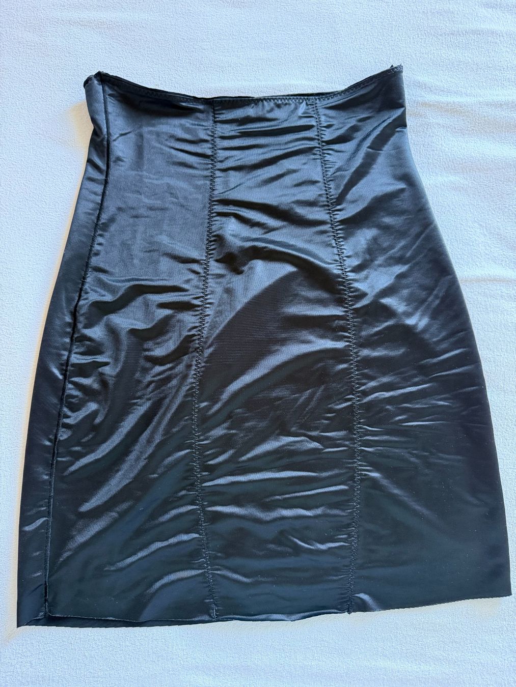 Gonne: Damen Unter Rock schwarz glänzend elastisch – Usato da Brunnenthal venduto da Eco07