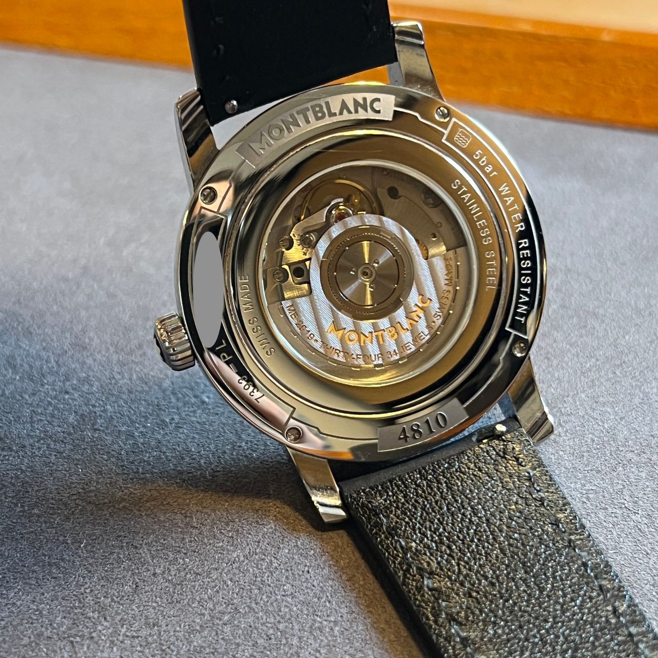 Montblanc Uhren: Montblanc Dual Time Automatic Silver Dial 4810 – Gebraucht aus Carouge GE von Watchaser 4