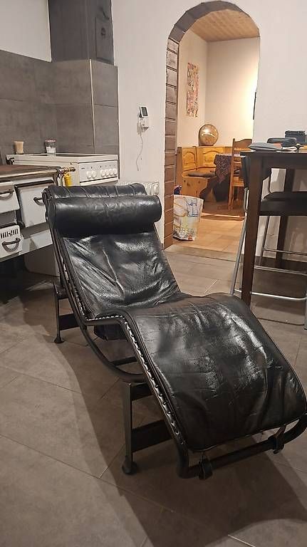 Le Corbusier Liegen & Liegestühle: Chaise longue LC4 – Gebraucht aus Lausanne von car_hst6