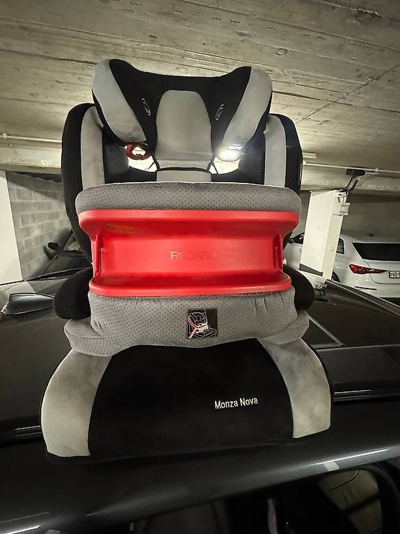 Sièges auto: Siège enfant RECARO Monza Nova IS – D'occasion à Prilly par Bunnymen 1