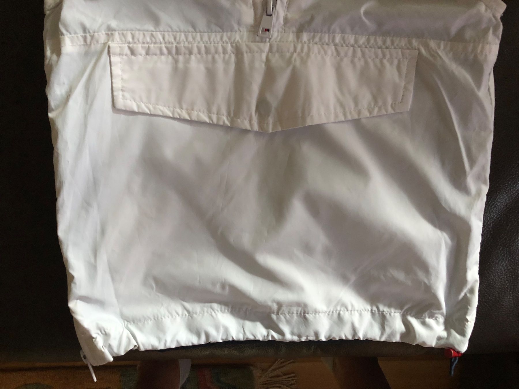 Altro abbigliamento per bambino: Kinderweste mit Kapuze – Usato da Solothurn venduto da galinka 2
