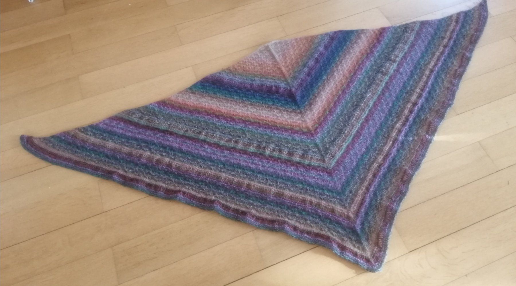 Foulard & Sciarpe: Schultertuch handgestrickt "Butterfly"   NEU – Nuovo (secondo la descrizione) da Langenthal venduto da Handstrick 1