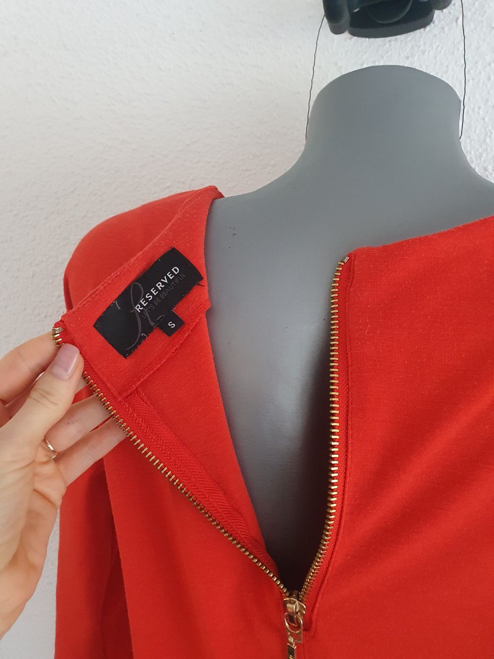 Vestiti: Kleid. Marke Reserved. Grösse S – Usato da Kriessern venduto da Bugggyyy 2
