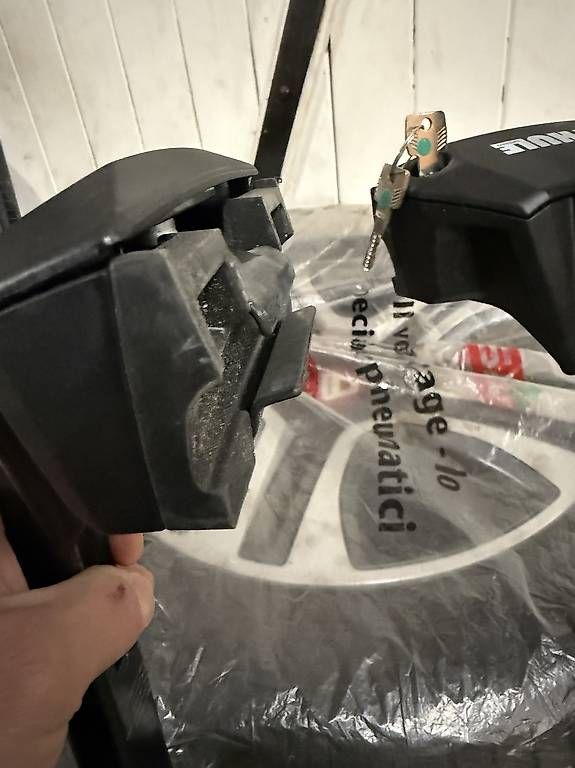 Portapacchi: Opel Astra J Thule Dachträger – Usato da Herznach venduto da donnie-brasco 2