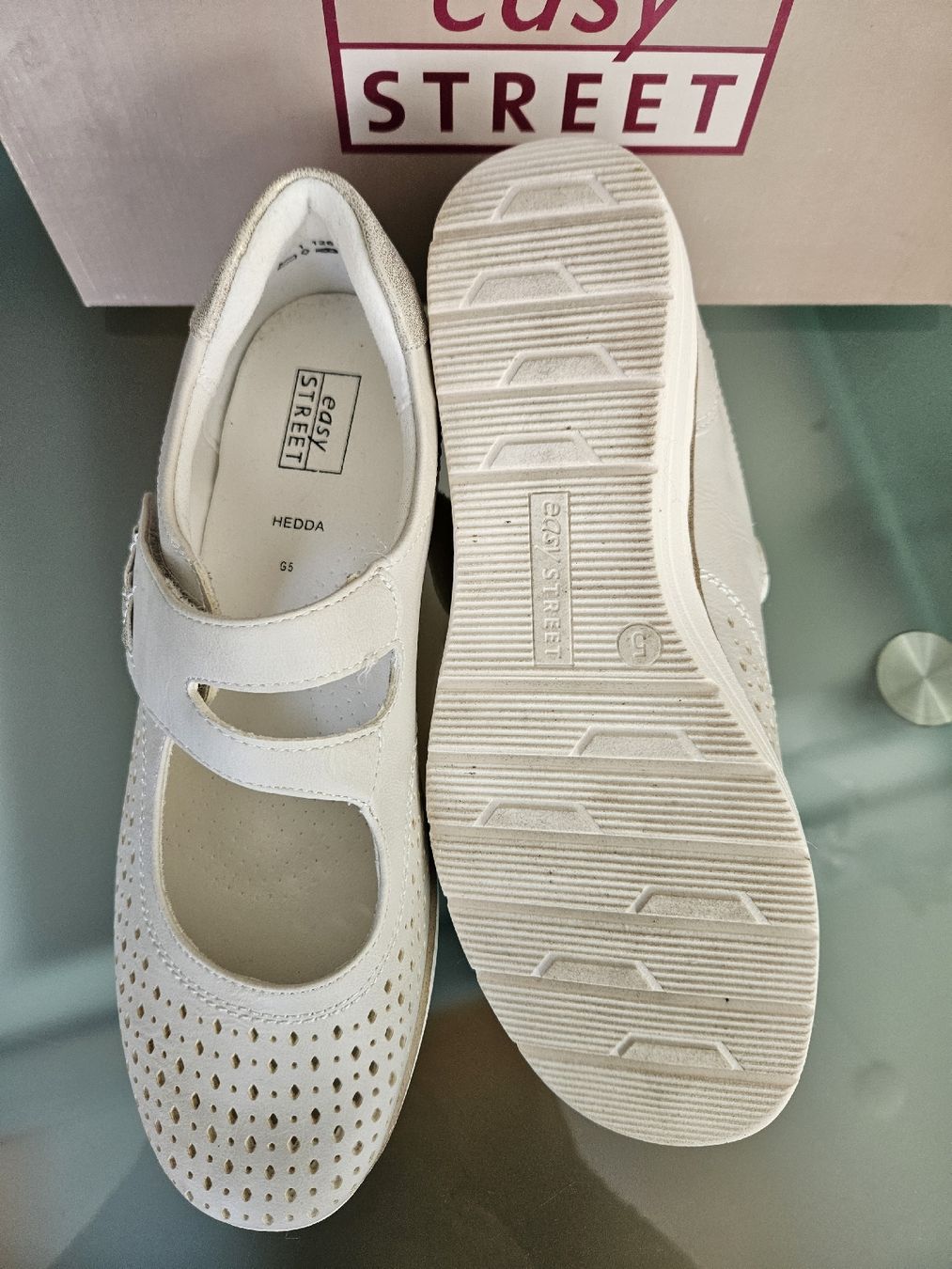 Damenschuhe: Damenschuhe Grösse 37.5 Easy Street – Neu (gemäss Beschreibung) aus Horgen von Modena0 2