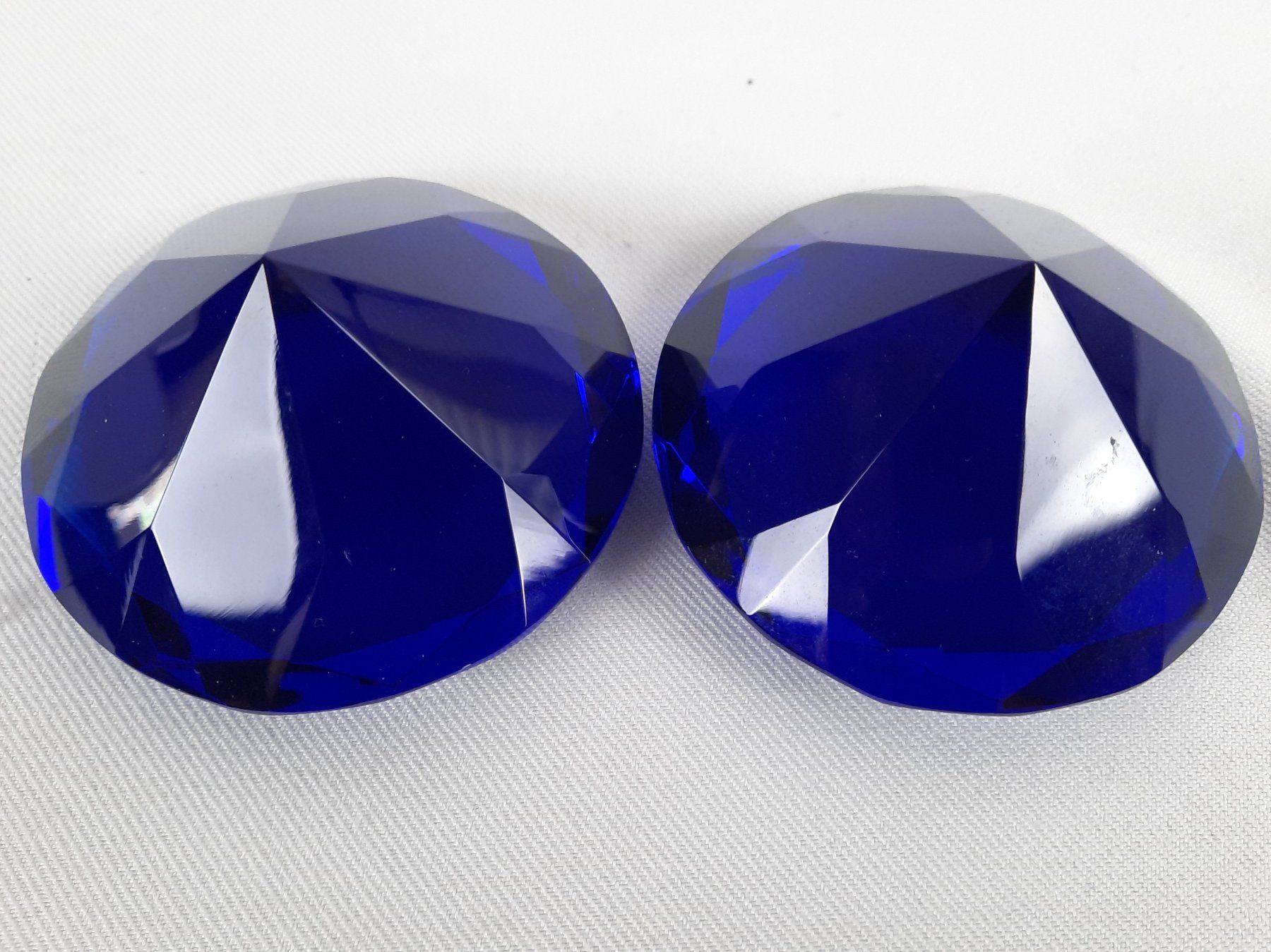 Bicchieri: 3 blaue Glaskristalle – Usato da Beinwil am See venduto da Restwert_Beinwil 4