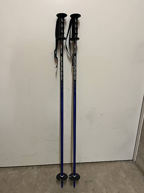 Bastoncini da sci: Pair de bâtons de skis enfant 85 cm – Usato da Geneve venduto da Jlinares 1