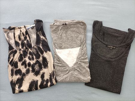 Kleiderpaket mit 3 Shirts/Tops in Grösse S, NEU!
