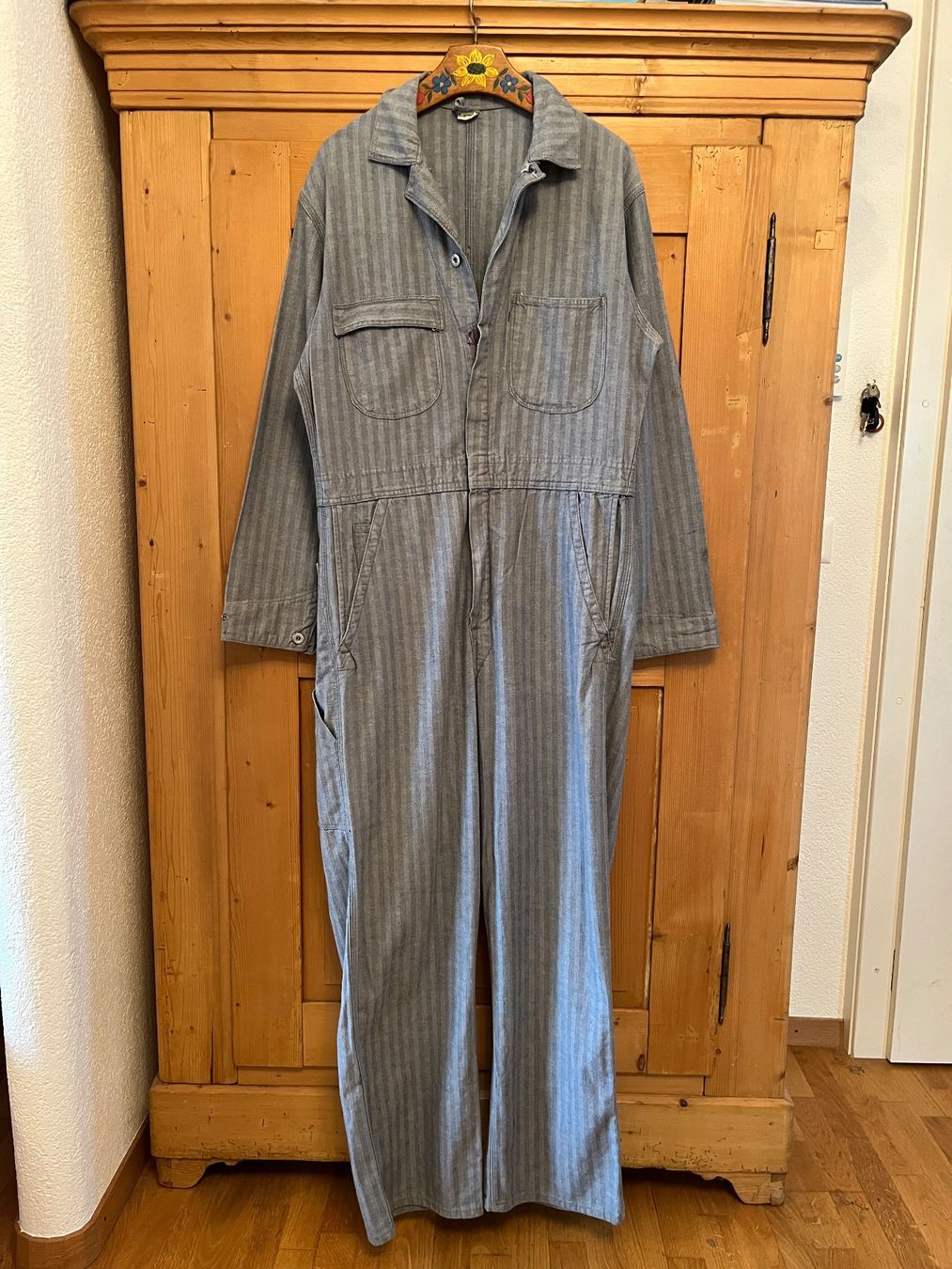 Tute: 1950s Herringbone Twill True Vintage Engineer Work Overall – Usato da Bern venduto da shoprestoredvintage