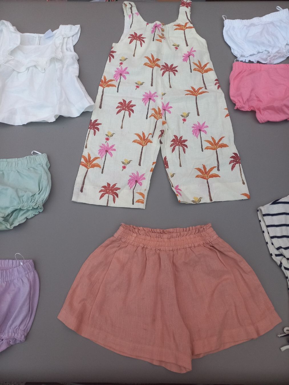 Zara Lotti & Set di vestiti: Diverse Kinderkleider Mädchen 1.5-2.5 Jahre – Usato da Kilchberg ZH venduto da Fast-Forward 3