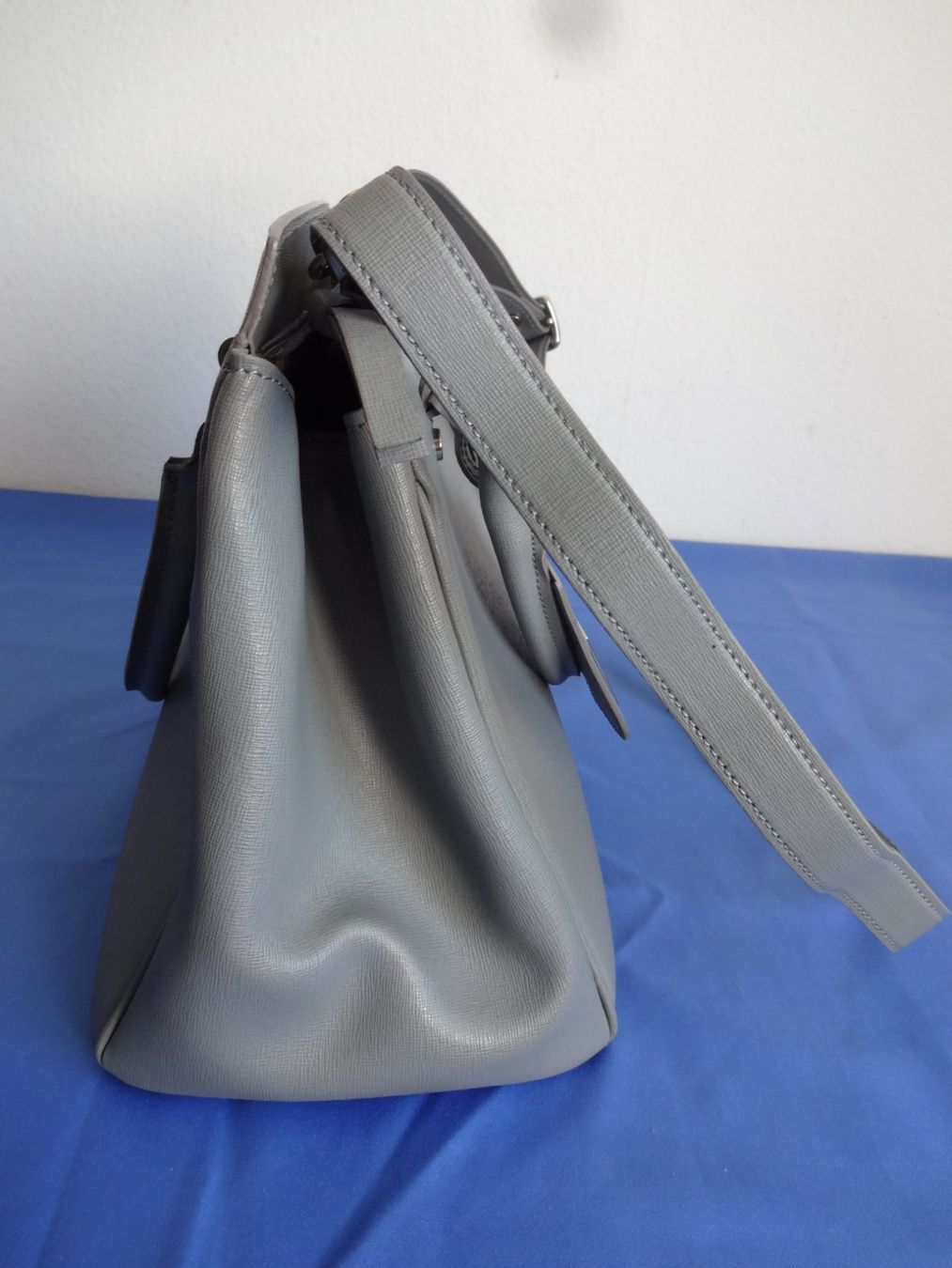 07 14 Borse da donna: " 07 14 " Echtleder Hand / Umhängetasche – Usato da Frauenfeld venduto da rey06 2