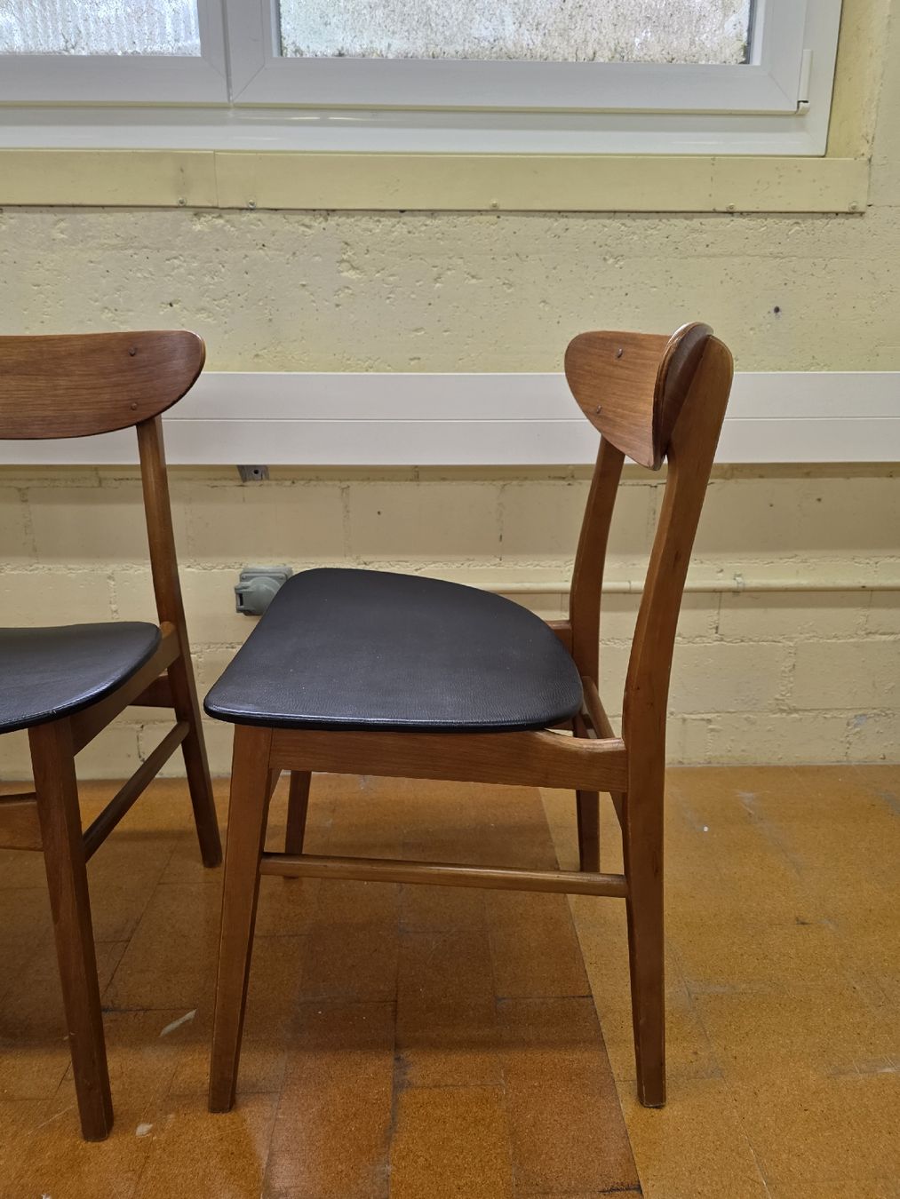 Sedie: 3 Designer Stühle Farstrup Modell 210 aus Dänemark – Usato da Lichtensteig venduto da UsedIN 2