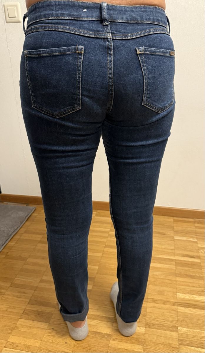 Mango Jeans: Jeans Mango skinny taille 36 – Usato da Les Avanchets venduto da NR07 1