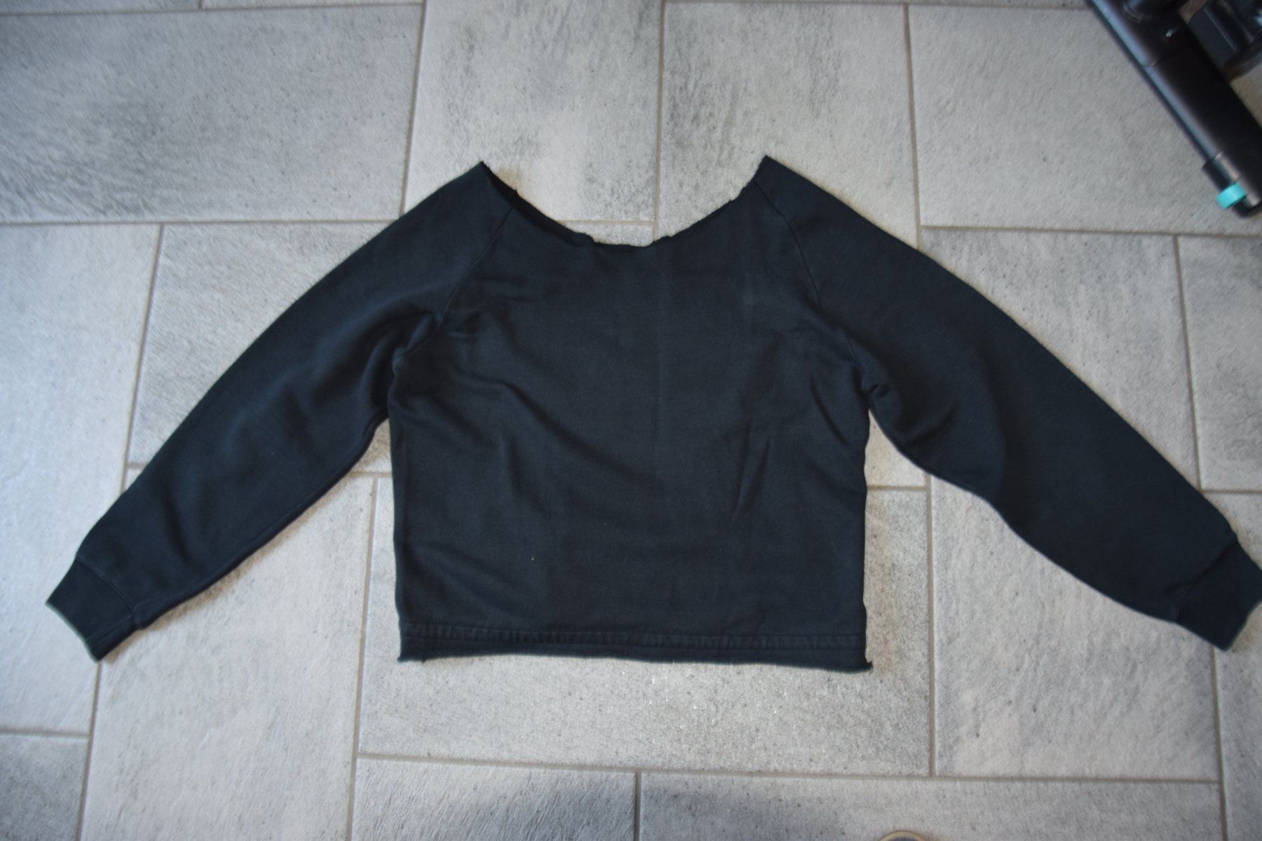 Maglioni & Felpe: Damen Off-shoulder Pulli gr. L - 'What's inside your soul?' – Usato da Mezzovico venduto da finsteraar 2