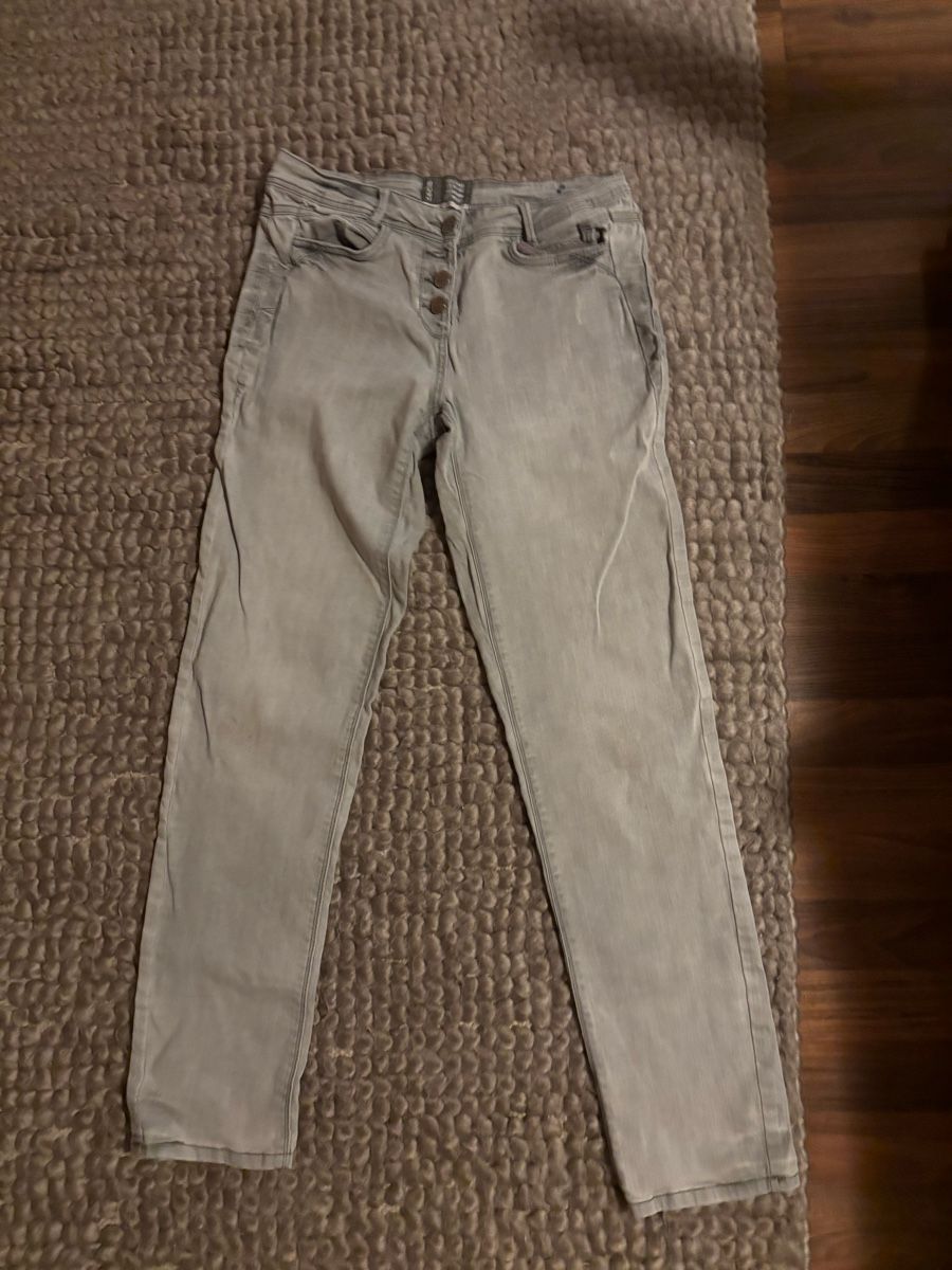 Lots de vêtements: Kleiderpaket  – D'occasion à Balsthal par wasserente 1