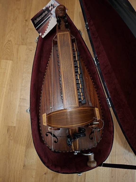 Musikinstrumente: Drehleier – Gebraucht aus Emmenbrücke von chr_6rbw 2