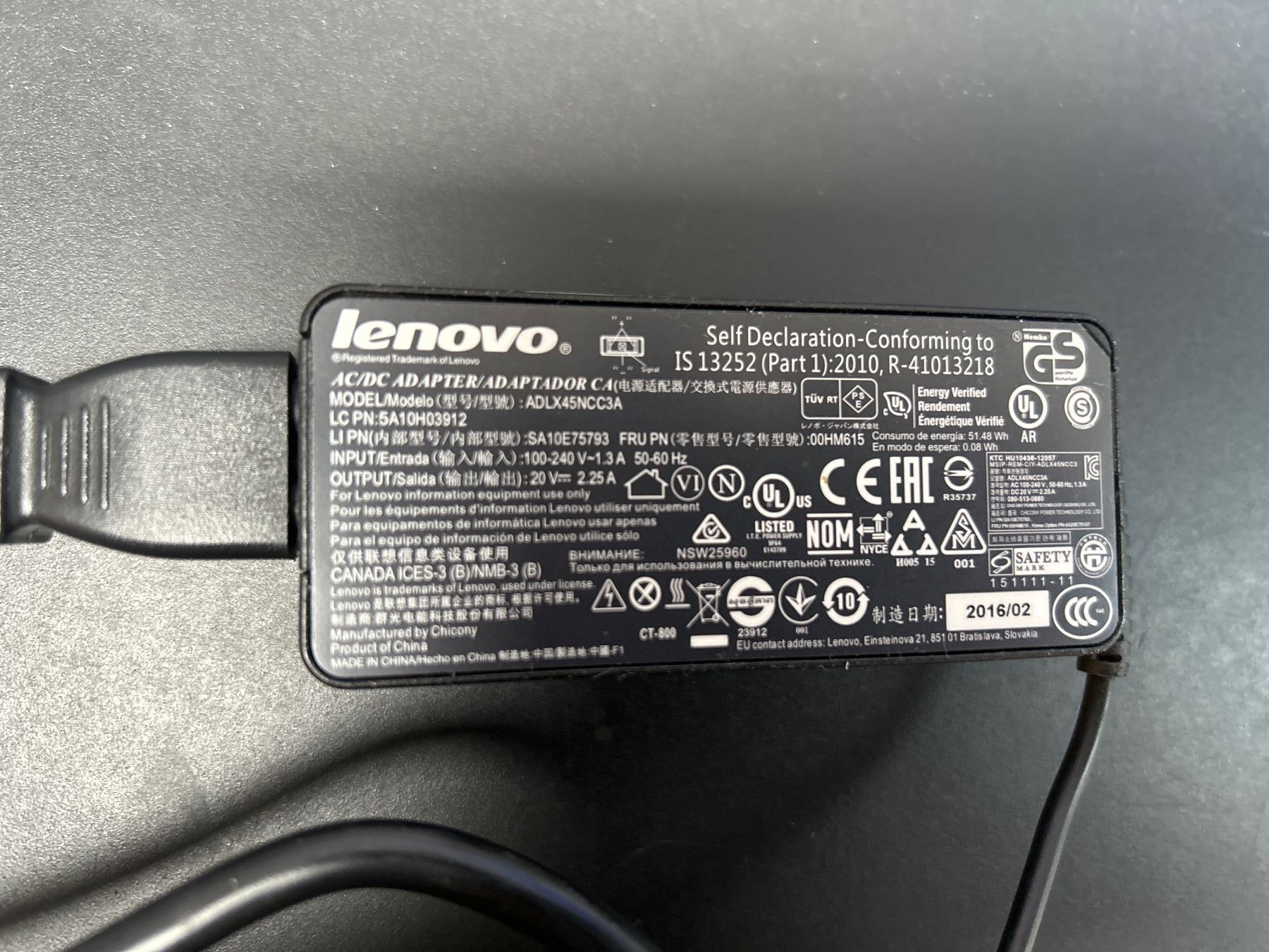 Lenovo Caricabatterie: Lenovo Notebook Netzteil mit Square Thinkpad Stecker - 45W – Usato da Lüsslingen venduto da Piper 2