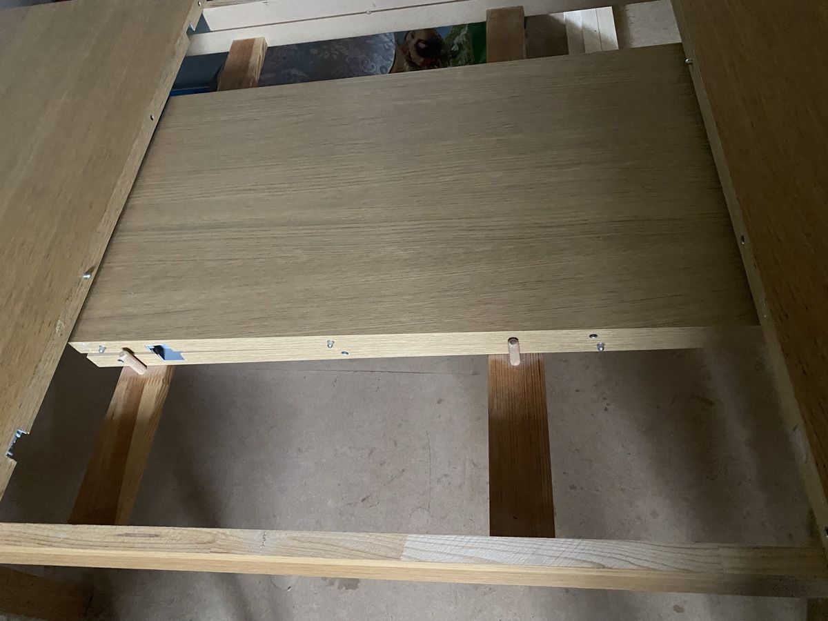 Set di tavolo e panche: Tisch 140/220x84x74, 2Stühle – Usato da Seewen SZ venduto da shaky01 5