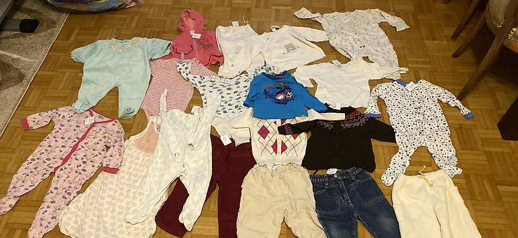 Kleiderpakete & -sets: Kleiderpaket Gr. 74 /80 19 Teile – Gebraucht aus Emmen von Aribini