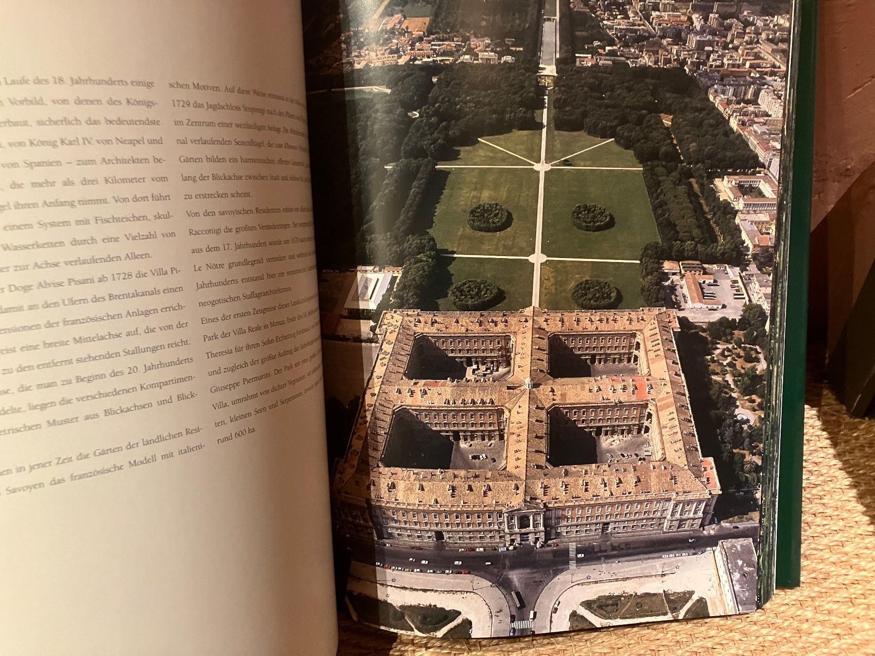Bücher: Bildband bedeutende Schlösser in Europa – Gebraucht aus Zürich von Byron 3