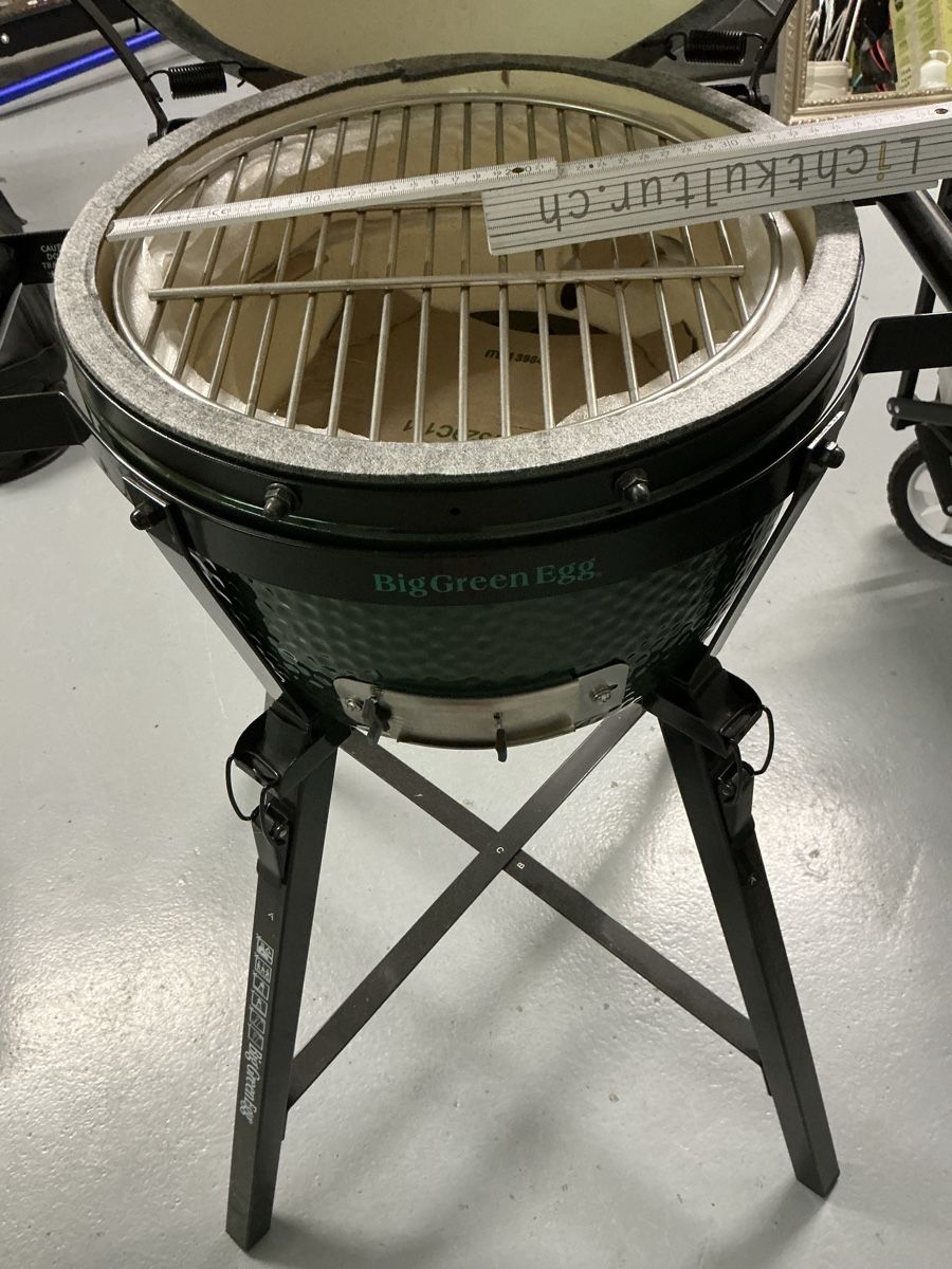 Big Green Egg Griglie: Big Green Egg Medium Grill with Stand, unbenutzt – Nuovo e nell'imballaggio originale da Aesch ZH venduto da Shoper1 4