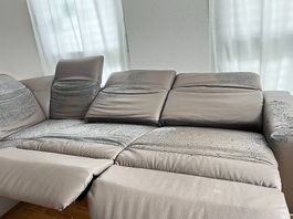 Grosses L-Sofa mit 2 elektrischen Relaxfunktionen