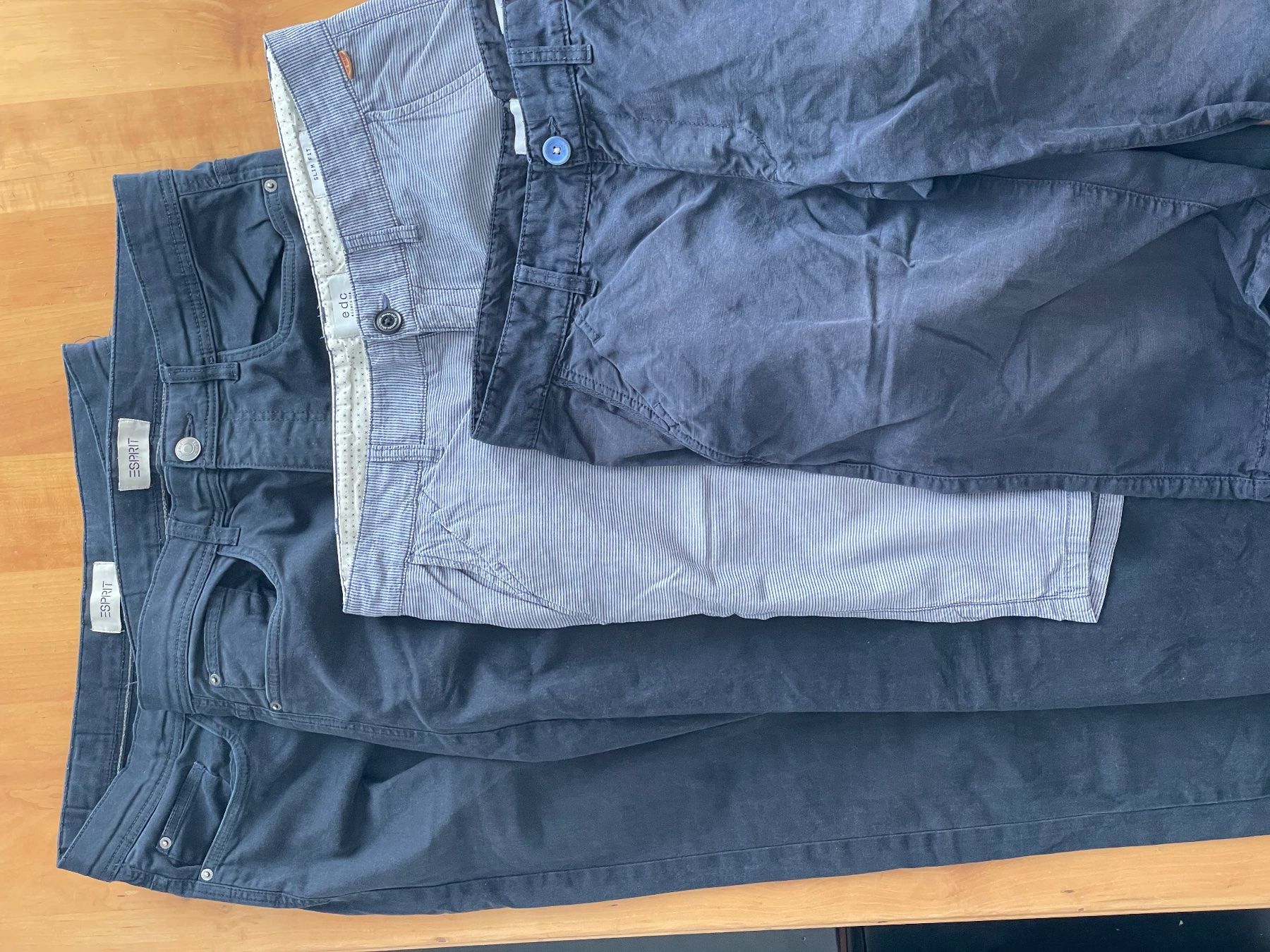Esprit Lotti di vestiti: 4x Hosen kurz und lang – Usato da Bern venduto da L1111