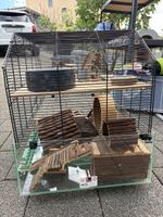 Hamsterkfig mit Zubehär und Transportbox gebracht .