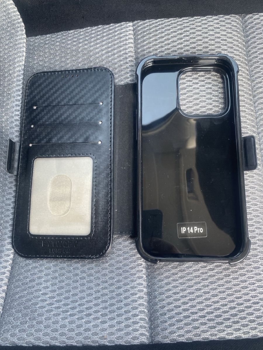 Cover & Protezioni schermo: iPhone 14 Pro Hülle, Top Zustand! – Nuovo (secondo la descrizione) da Hittnau venduto da ant_s5mh