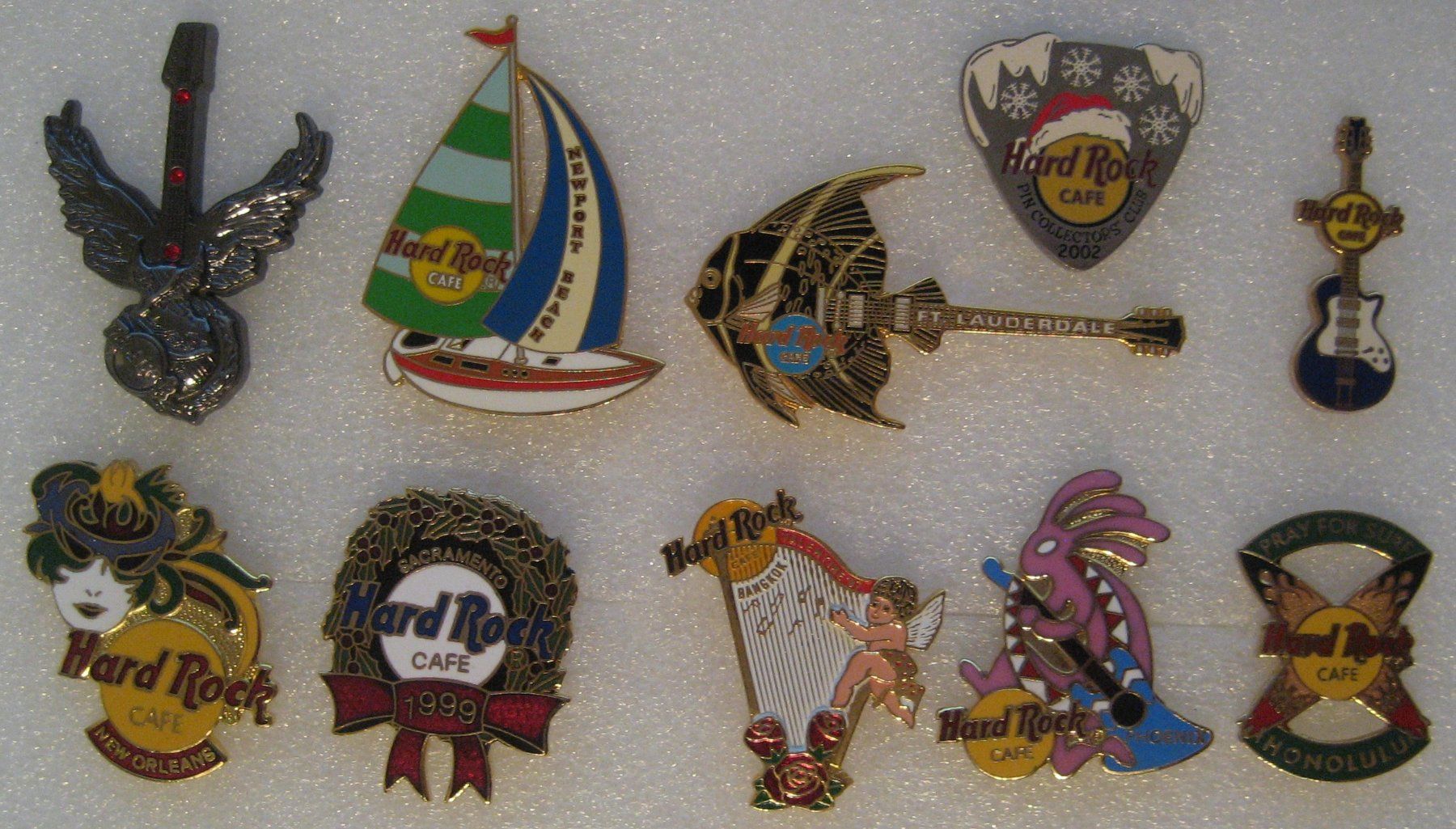 Hard Rock Cafe Plaketten & Abzeichen: 10 Hard Rock Cafe Pins Set #7 von 8 – Gebraucht aus Emmenbrücke von tms1122