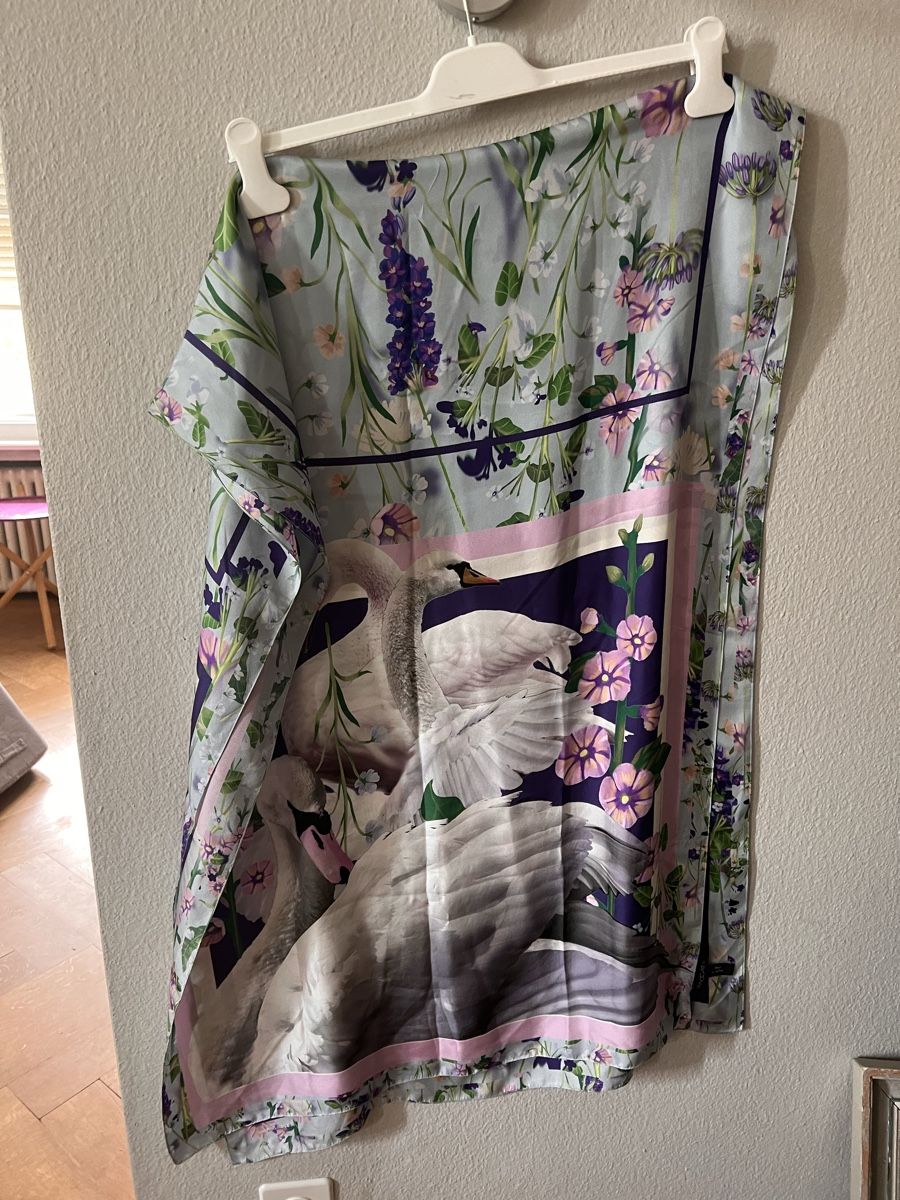 Marc Cain Foulard & Sciarpe: Schal Marc Cain, violett Töne, Seide – Usato da Solothurn venduto da Brini06 4